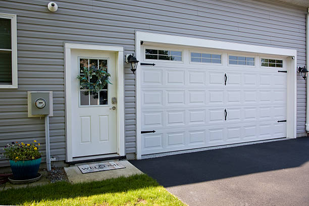 24/7 Emergency Garage Door Panel Replacement experts in Bono, AR